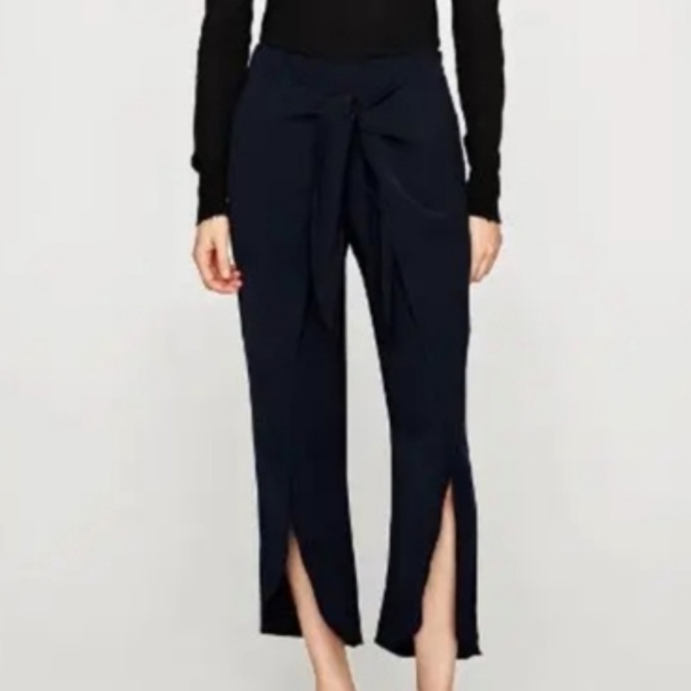 Zara Basic Women’s Navy Blue Crop Layered Ruffle Tie Pants, size Medium